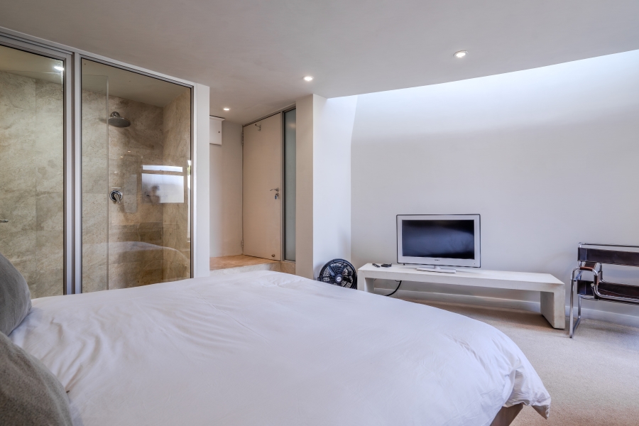 8 Bedroom Property for Sale in Camps Bay Western Cape